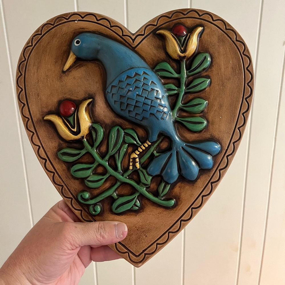 Heart-Shaped Bird Wall Decor - Blue Bird with Flowers, Vintage 1967 set of 2 - Picture 10 of 12